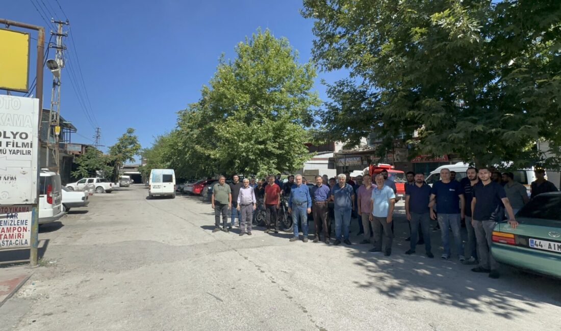 Malatya Küçük Sanayi Sitesi’nde ağır hasarlı olduğu belirtilen 9 bloğun