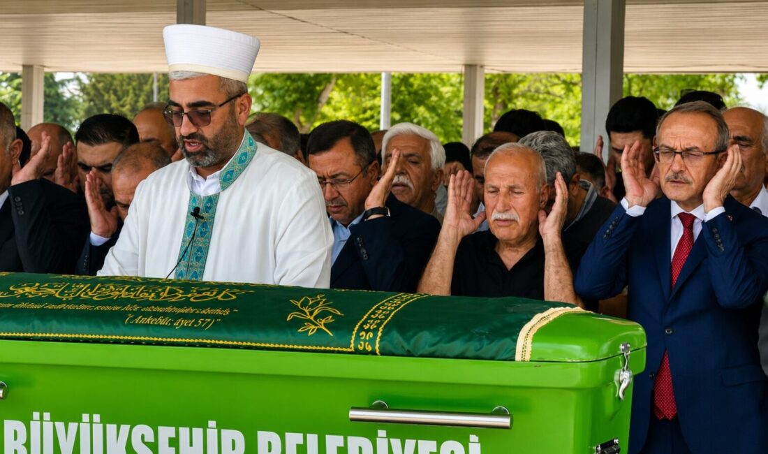Şehit Ailesinin Bitmeyen Acısı: Dördüncü Evlatlarını Toprağa Verdiler Şehit Pilot Yüzbaşı Gökhan Ertan’ın kardeşi Emrah Ertan’ın trafik kazasında