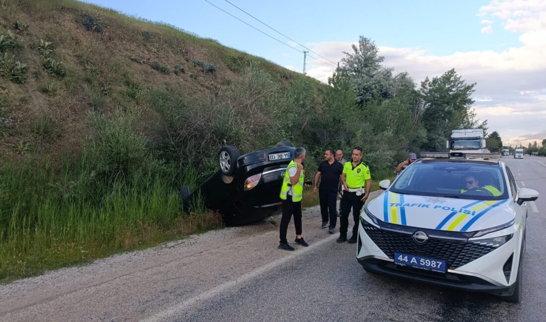 Sürgü Mahallesinde Otomobil Devrildi: 1 Yaralı Doğanşehir ilçesine bağlı Sürgü Mahallesi’nde kontrolden çıkarak devrilen otomobilin sürücüsü