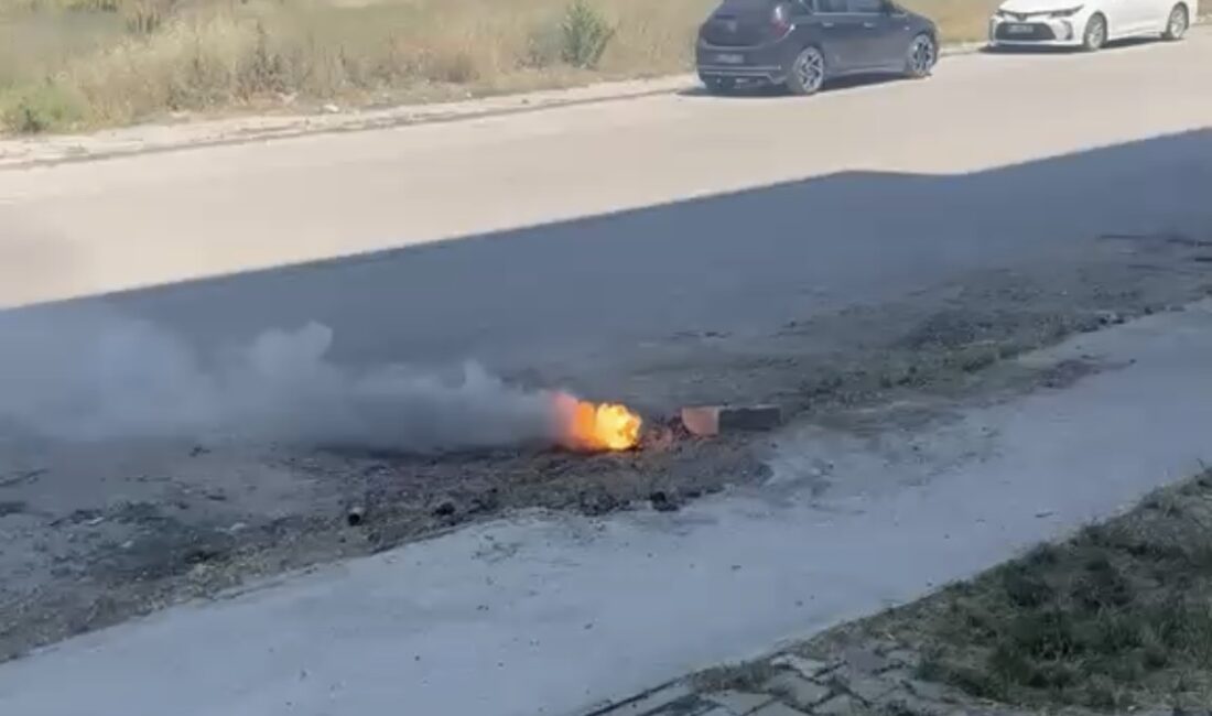 Yer Altındaki Elektrik Hattında Yangın Paniği Tecde Mahallesi’nde yer altındaki elektrik hattında meydana gelen küçük çaplı