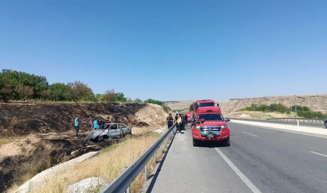Akçadağ ilçesinde kontrolden çıkarak bahçeye savrulan otomobilin alev alması sonucu