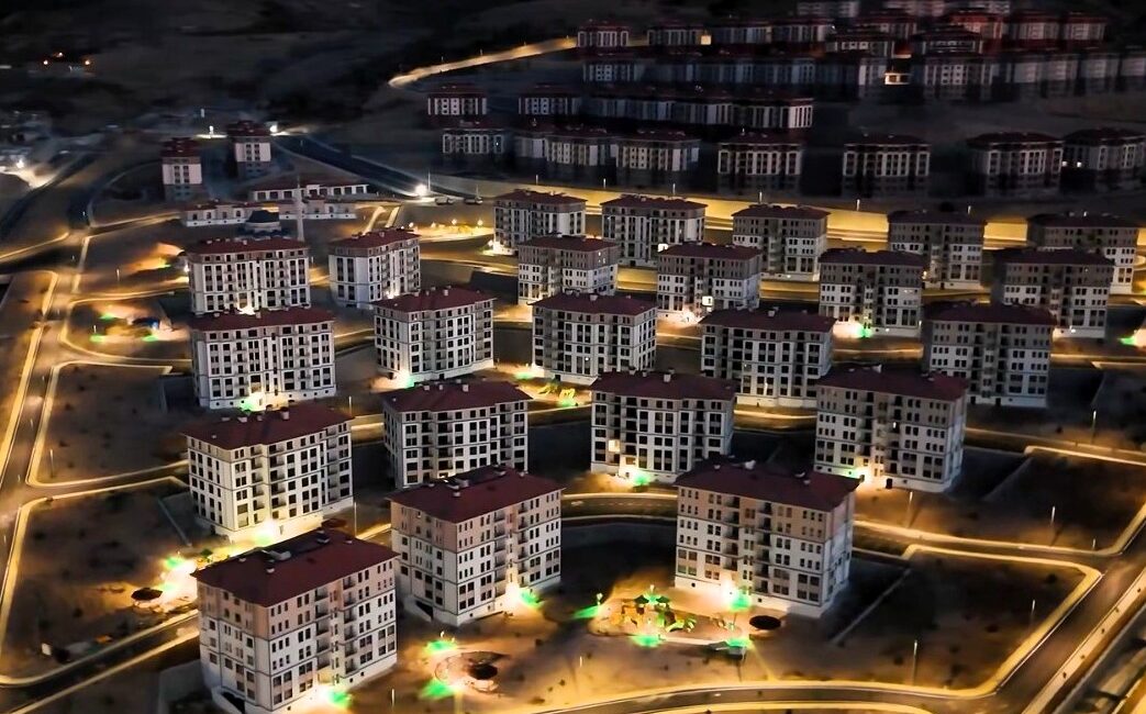 Akoğuz’da Bin 740 Konutun Anahtar Teslimi Başlıyor Malatya’nın Battalgazi ilçesi Çamurlu Mahallesi’nde yapımı tamamlanan Akoğuz 1. ve