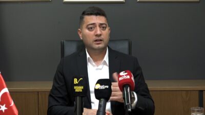 CHP Malatya İl Başkanı Hakan Satılmış, parti binasında düzenlediği basın