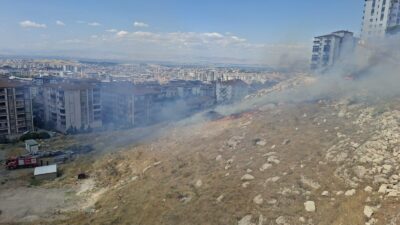 Malatya’nın Battalgazi ilçesinde boş arazide çıkan ot yangını, Malatya Büyükşehir