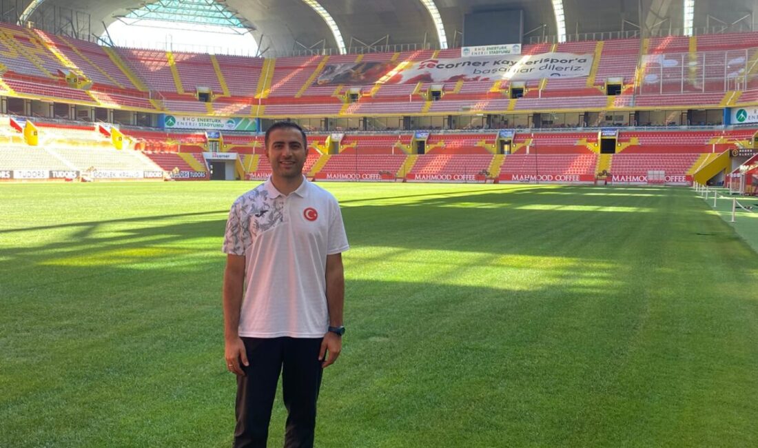 Hasan Çeri Avrupa Şampiyonası’nda Milli Takım Teknik Ekibinde Malatya Gençlik ve Spor İl Müdürlüğü antrenörü Hasan Çeri, Fransa’da
