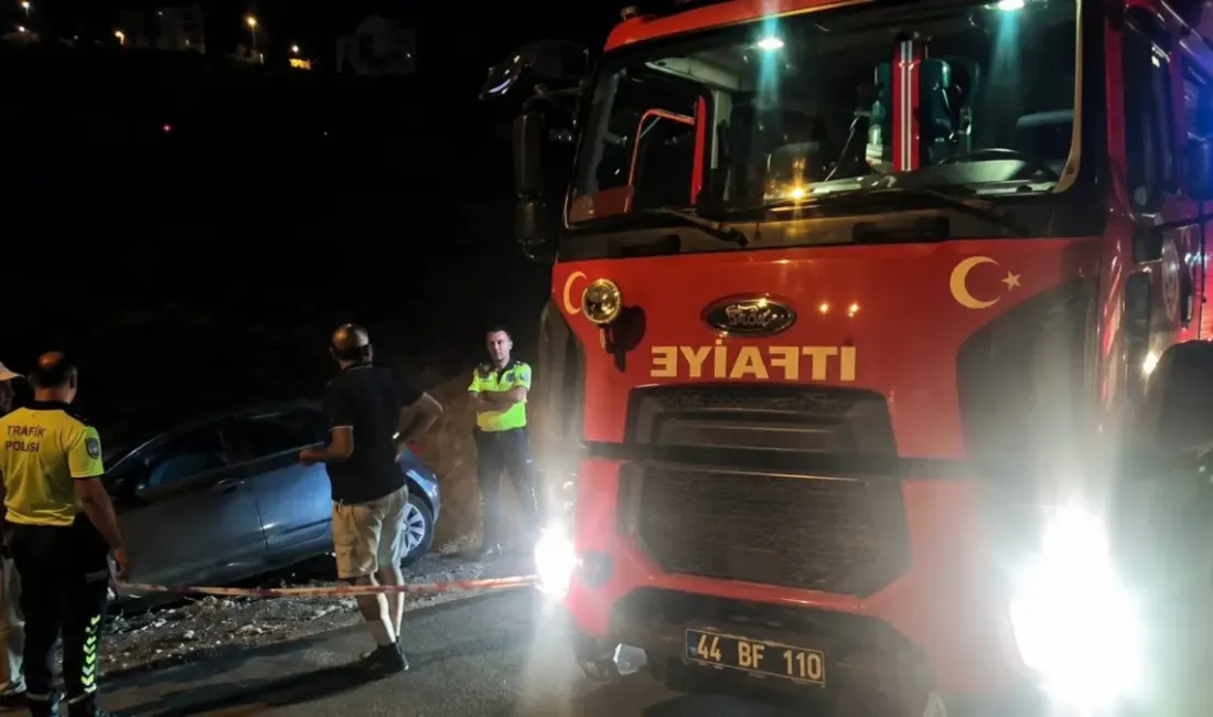 Malatya’da kontrolden çıkan bir otomobil, Malatya Büyükşehir Belediyesi İtfaiye Daire