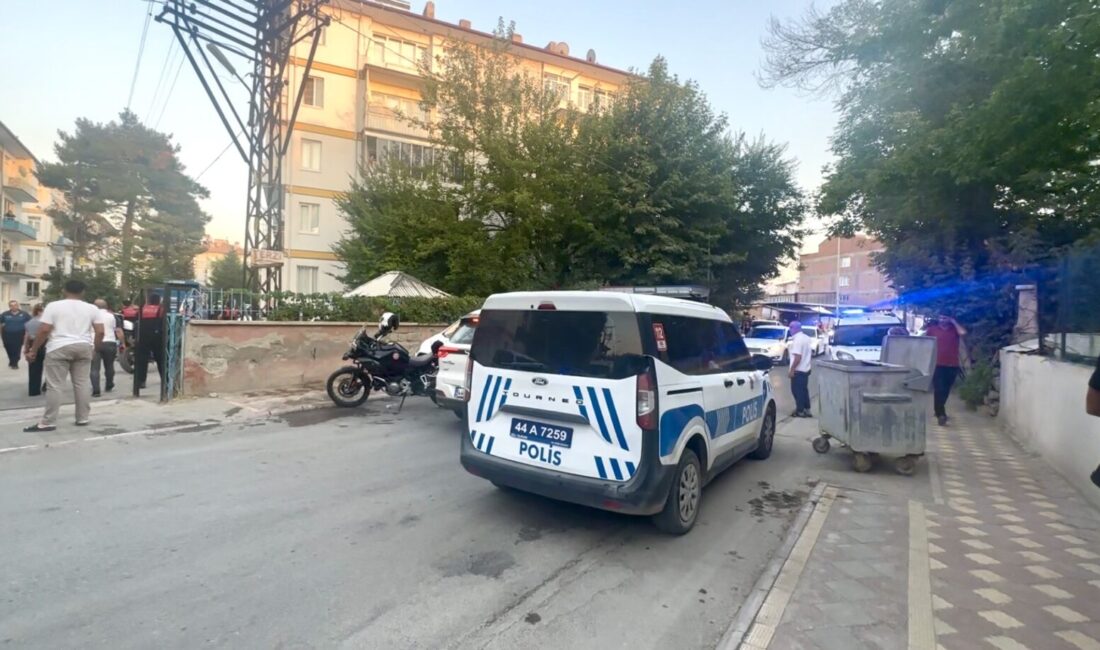 Hidayet Mahallesinde akraba iki aile arasında çıkan taşlı ve sopalı