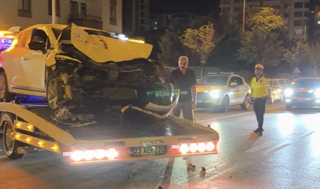 Malatya’nın Yeşilyurt ilçesinde pikap ile otomobilin çarpıştığı trafik kazasında 3
