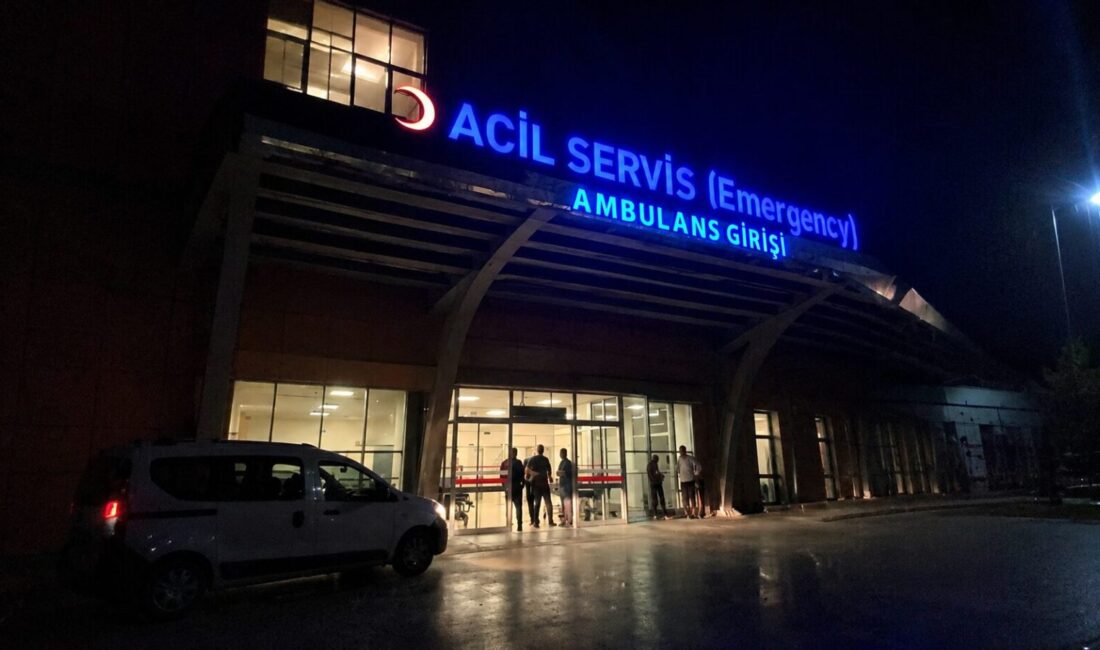Malatya’da Silahlı Kavga: 1 Yaralı, 1 Şüpheli Yakalandı Battalgazi ilçesinde silahlı saldırıda yaralanan bir kişi hastaneye kaldırıldı. Polis,