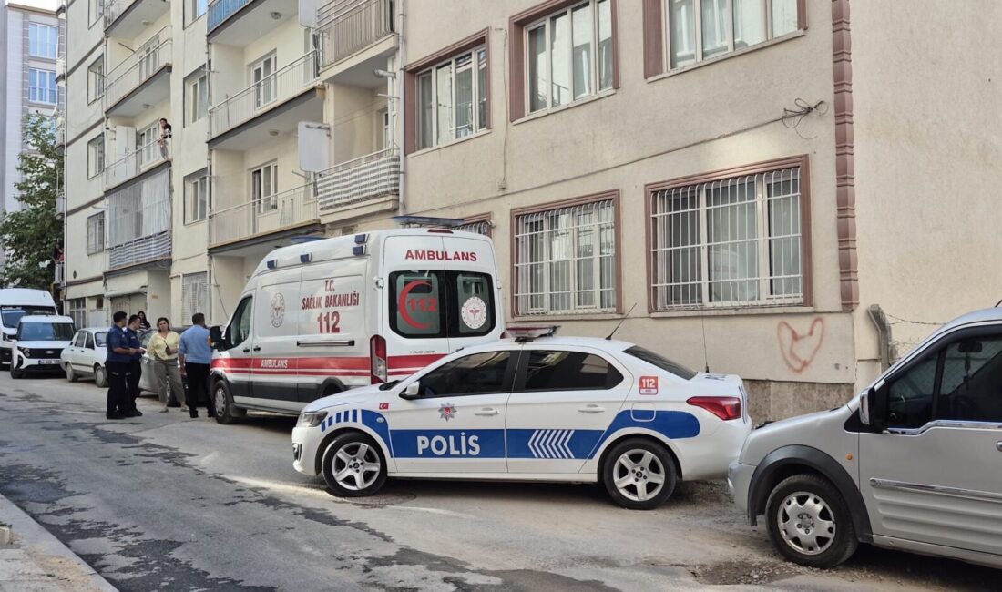 Malatya’da Yalnız Yaşayan 70 Yaşındaki Adamın Acı Sonu Malatya’da yalnız yaşayan 70 yaşındaki yaşlı adam, evinde hayatına son