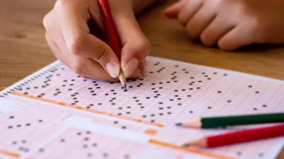 Yükseköğretim Kurumları Sınavı (YKS) kapsamında resmi tercih süreci başladı. Adaylar,