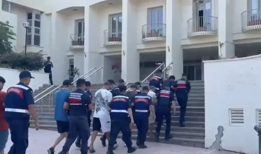 23 ilde düzenlenen operasyonlarda 48 göçmen kaçakçılığı organizatörü yakalandı. Şüphelilerden