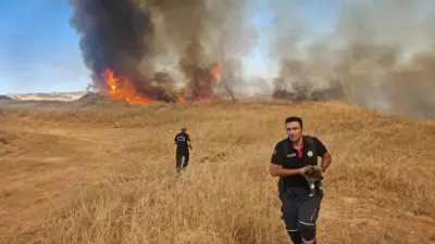Malatya Akçadağ’da arazi örtüsü yangınına 7 araçla müdahale edildi. Alevlerin