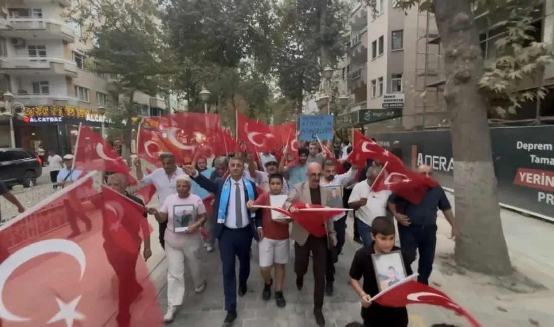 İYİ Parti Malatya İl Başkanlığının düzenlediği yürüyüşte, terör örgütü elebaşına