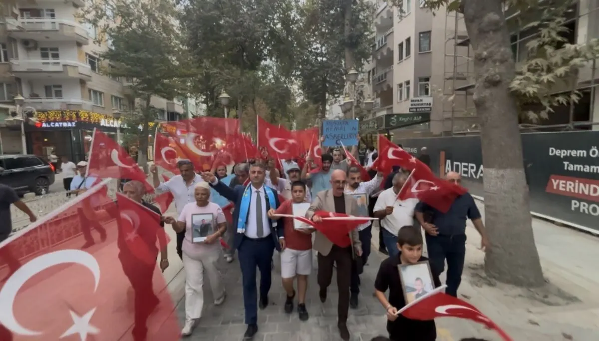 İYİ Parti Malatya İl Başkanlığının düzenlediği yürüyüşte, terör örgütü elebaşına