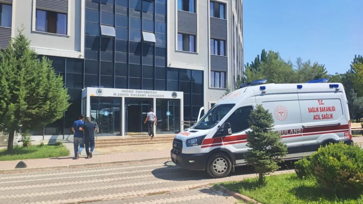 İstanbul’dan Malatya’ya kanser tedavisi için gelen H.G., Battalgazi’deki İnönü Üniversitesi