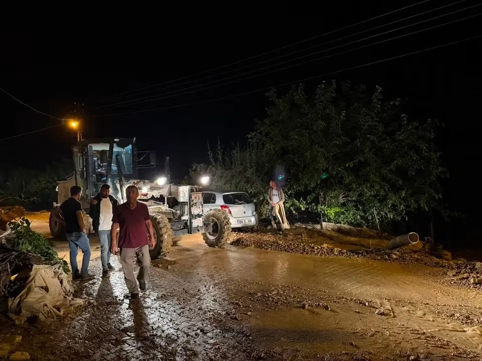 Malatya Valisi Seddar Yavuz, Hekimhan ilçesinde etkili olan sağanak sonrası