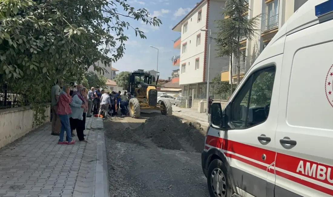 Malatya’nın Yeşilyurt ilçesinde yol çalışması sırasında iş makinesinin altında kalan