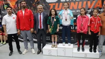 Malatya’da 15 ülkeden 1.019 sporcunun katıldığı Uluslararası Güreş Turnuvası, üç