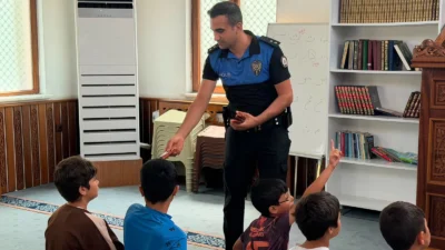 Malatya’da polis ekipleri, camilerde Kur’an kurslarına devam eden öğrencilere yönelik