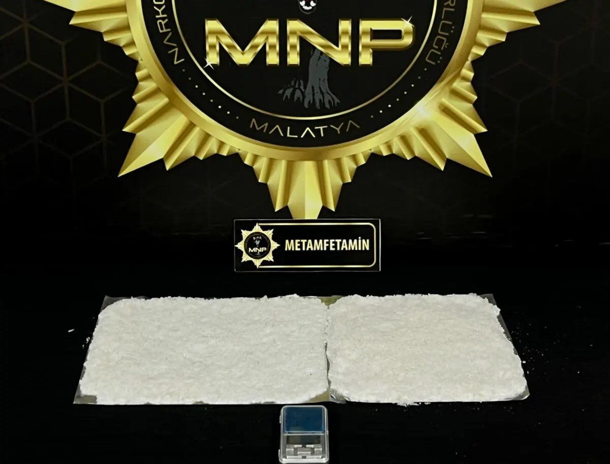Malatya’da sokak satıcılarına yönelik fiziki takipli operasyonda 900 gram metamfetamin