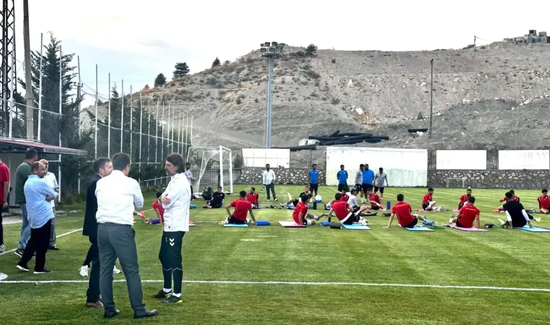 Kızılcahamam kampını tamamlayan Yeşilyurtspor, yeni sezon çalışmalarını Malatya’da sürdürüyor. Başkan