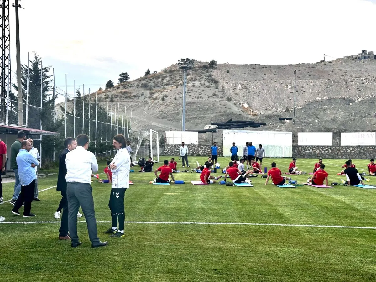 Kızılcahamam kampını tamamlayan Yeşilyurtspor, yeni sezon çalışmalarını Malatya’da sürdürüyor. Başkan