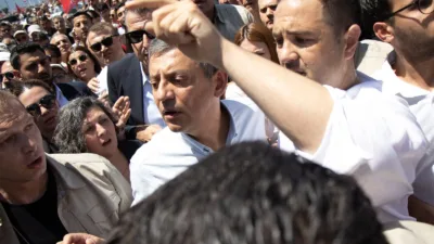 Umut Akdoğan, benzin ve motorin fiyatlarının üç haneli seviyelere ulaştığını