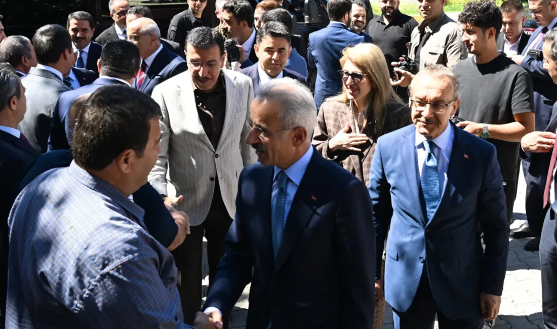 Bakan Uraloğlu Darende’de temaslarda bulunuyor Uraloğlu, Darende Belediye Başkanlığını ziyaret ettikten sonra Gürün’e geçecek.