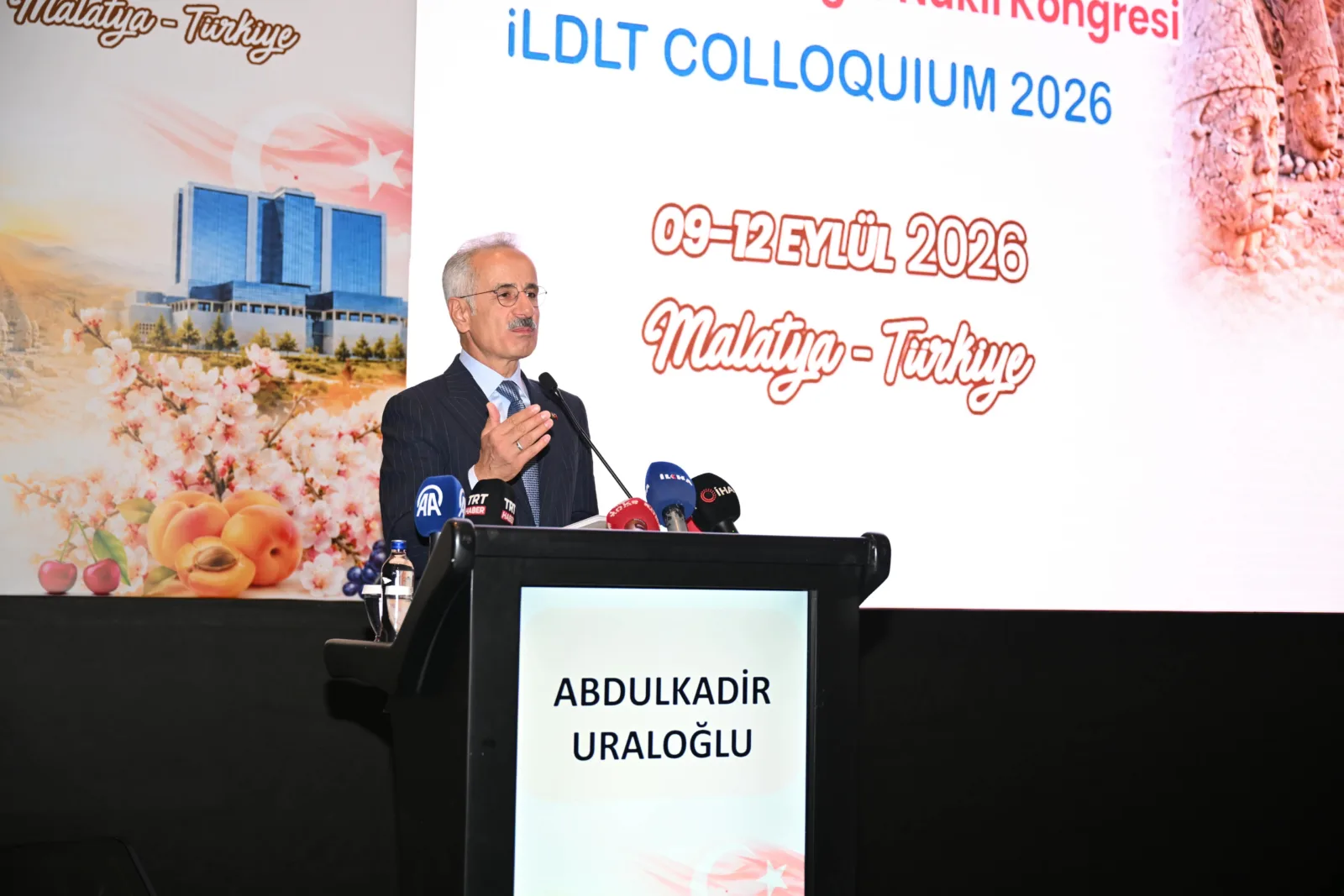 Kongre ve kolokyumda gastroenteroloji cerrahisi ile karaciğer naklindeki güncel gelişmeler