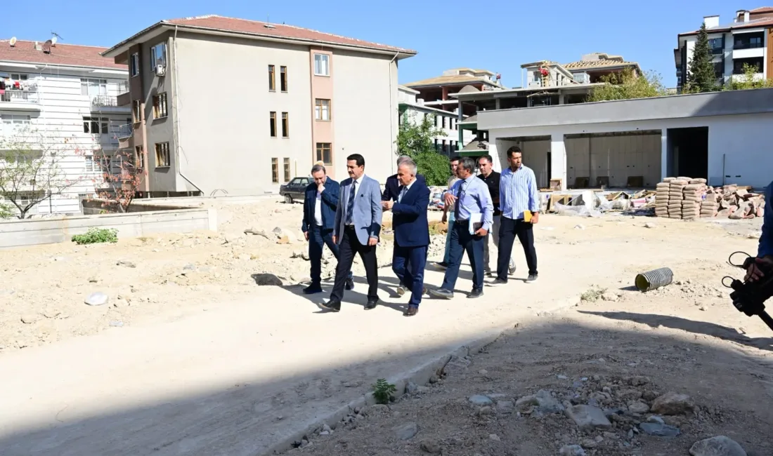 Battalgazi Belediyesi’nin aşevi yılbaşında açılması hedefleniyor Hayırseverlerin katkılarıyla Hastane Caddesi’nde yapılan aşevinde çalışmalar sona yaklaştı.