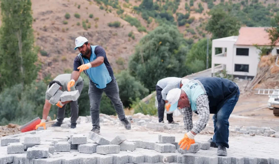 Battalgazi Belediyesi, Kamıştaş Mahallesi’nde 2 bin 500 metrekare kilit taşı