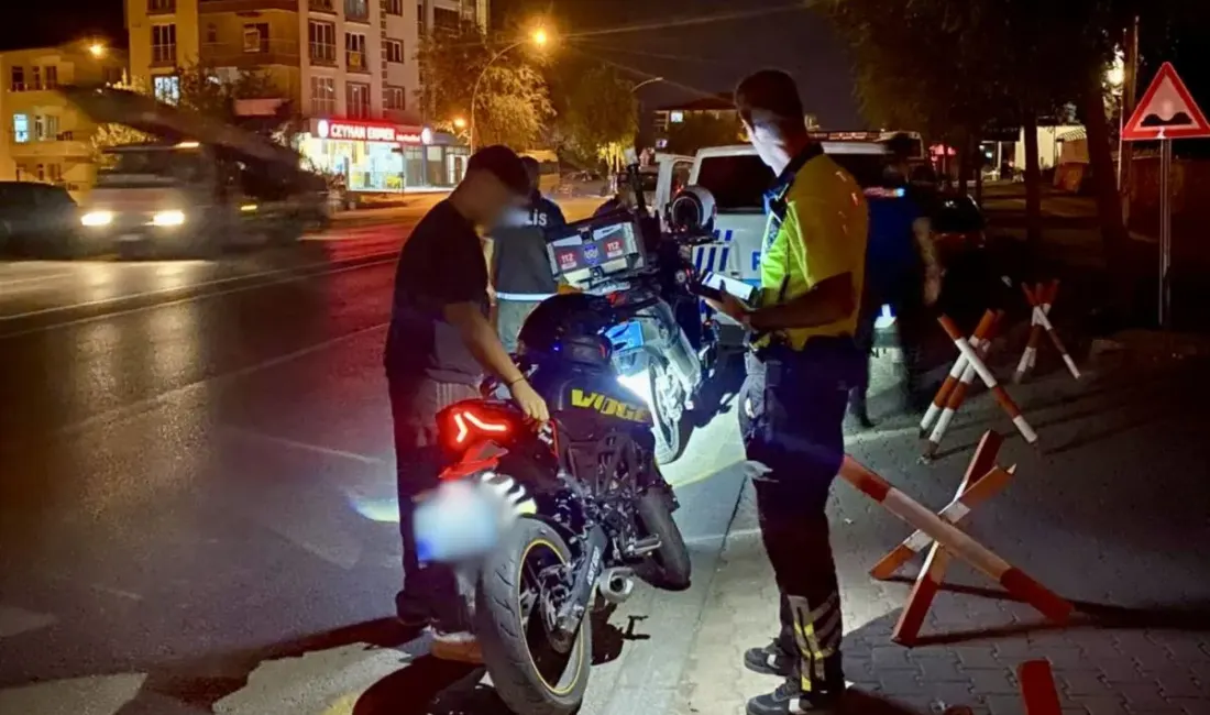 Malatya’nın Battalgazi ilçesinde polis ekiplerinin gerçekleştirdiği uygulamada şüpheli şahıslar ile