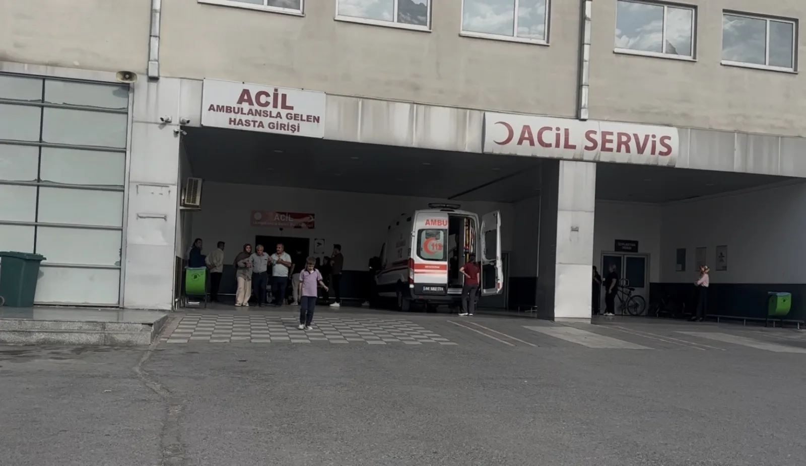 Yeşilyurt’ta çatıda çalışırken düşen Mustafa Özarslan, kaldırıldığı hastanede yaşamını yitirdi.