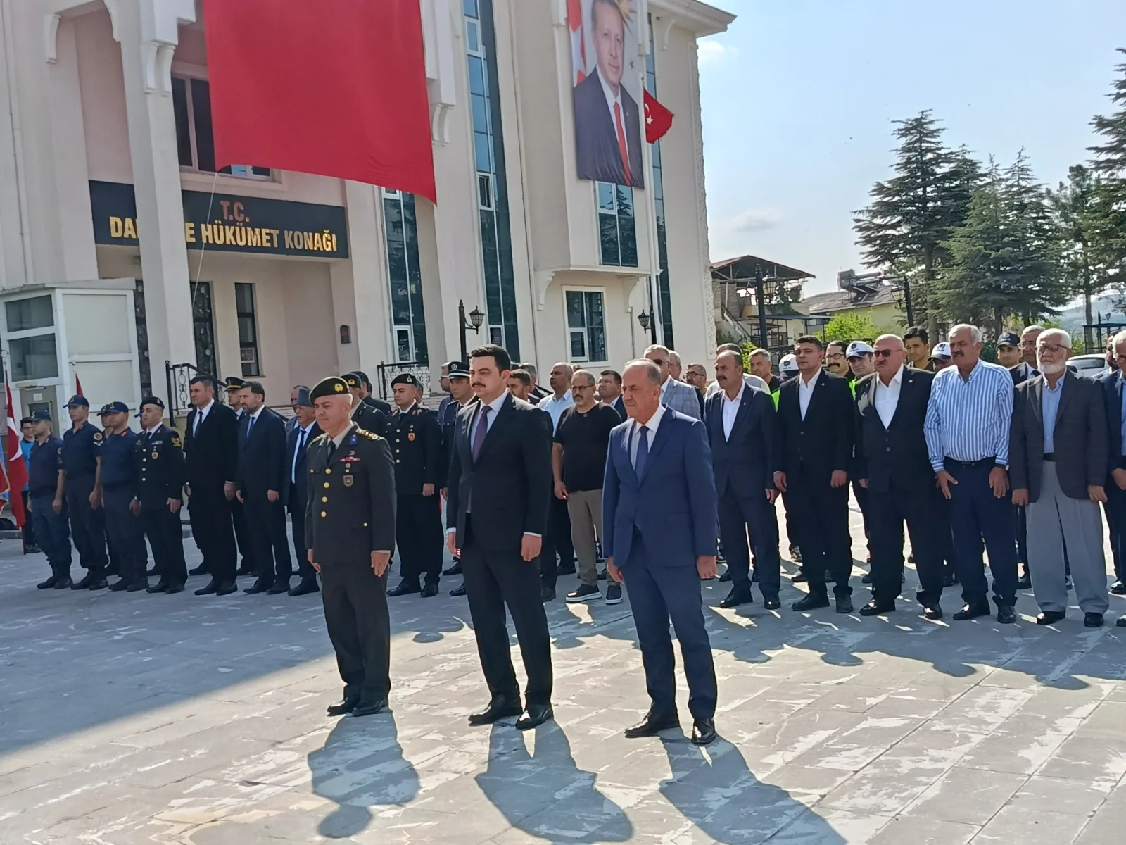 Törende gazilerin fedakârlıkları vurgulanırken Hasangazi Şehitliği’nde şehitler dualarla anıldı.