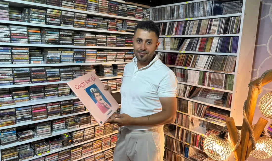 Mustafa Aşan’ın hediye plakçalarla başlayan merakı, yaklaşık 2 bin 500