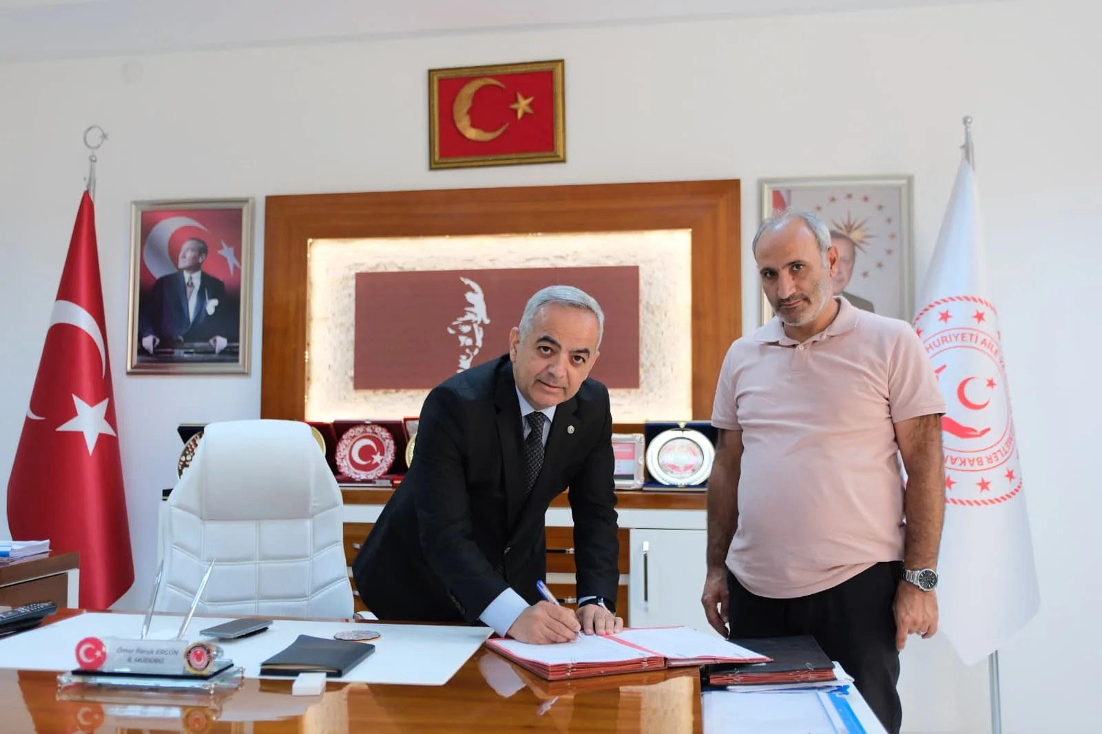 Protokol, devlet korumasındaki çocuklar ile kurum bakımından ayrılan gençlere yönelik