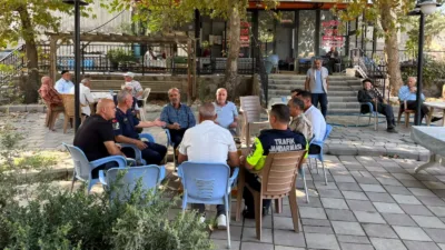Hasan Koçhan, esnaf ve mahalle sakinleriyle kurduğu yakın iletişimle Dileklilerin