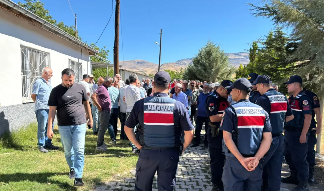 Vatandaşların tepkisi üzerine şirket temsilcileri ve noter görevlilerinin toplantısı yapılamadı.