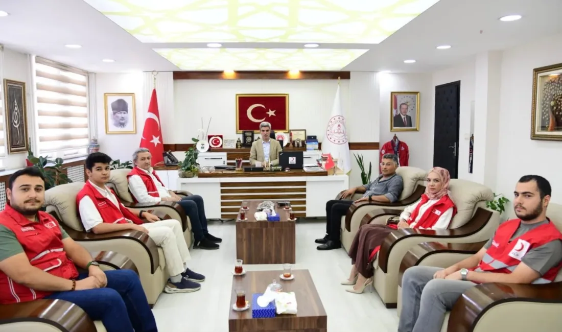 Türk Kızılay Yeşilyurt Şubesi, 75 dizüstü bilgisayarı Malatya İl Milli