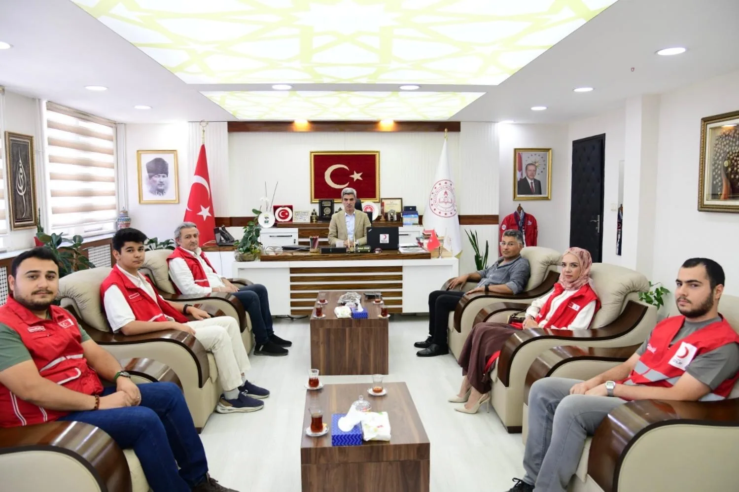Türk Kızılay Yeşilyurt Şubesi, 75 dizüstü bilgisayarı Malatya İl Milli