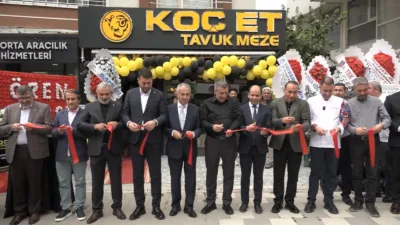 Yeşilyurt’taki açılışta, yeni işletmelerin deprem sonrası ekonomik ve sosyal toparlanmaya