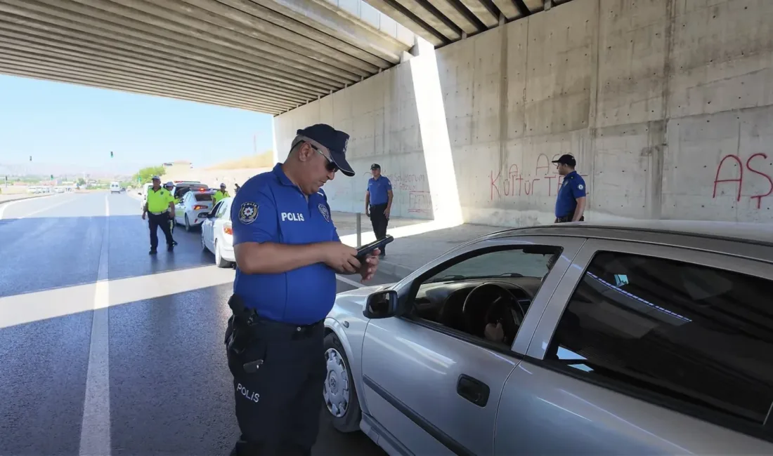 Güvenlik çalışmalarında bin 524 narkotik operasyonu düzenlenirken trafik kazaları yüzde