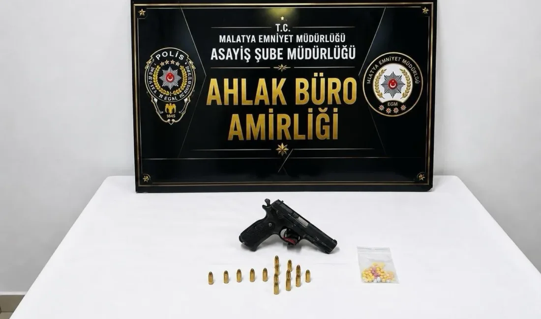 Denetimlerde ruhsatsız tabanca, 15 fişek ve 25 sentetik ecza hapı