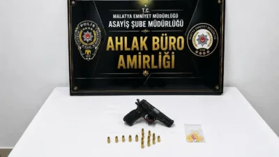 Denetimlerde ruhsatsız tabanca, 15 fişek ve 25 sentetik ecza hapı