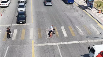 Polis ekipleri, sürücülerin yayalara öncelik verip vermediğini İHA destekli uygulamayla