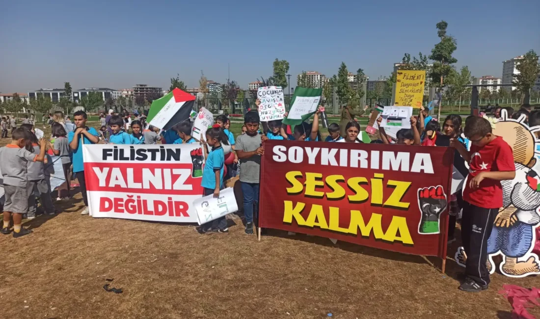 Malatya’da öğrenciler Gazze için uçurtma uçurdu 100. Yıl Kent Parkı’ndaki etkinlikte öğrenciler, Filistin’deki çocuklarla dayanışma için