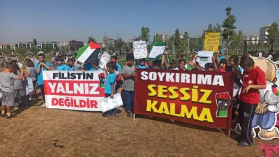 100. Yıl Kent Parkı’ndaki etkinlikte öğrenciler, Filistin’deki çocuklarla dayanışma için