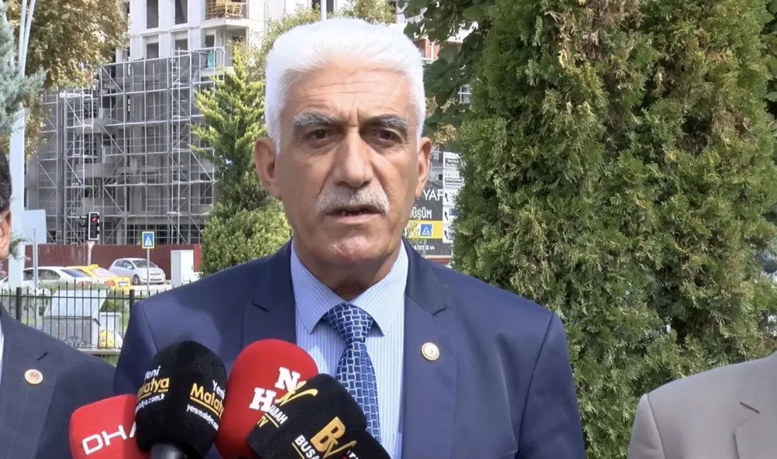 Yunus Kılınç, üreticilerin ürününü satmakta zorlandığını belirterek kayısı piyasasında denetimlerin