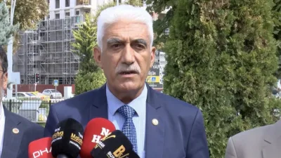Yunus Kılınç, üreticilerin ürününü satmakta zorlandığını belirterek kayısı piyasasında denetimlerin
